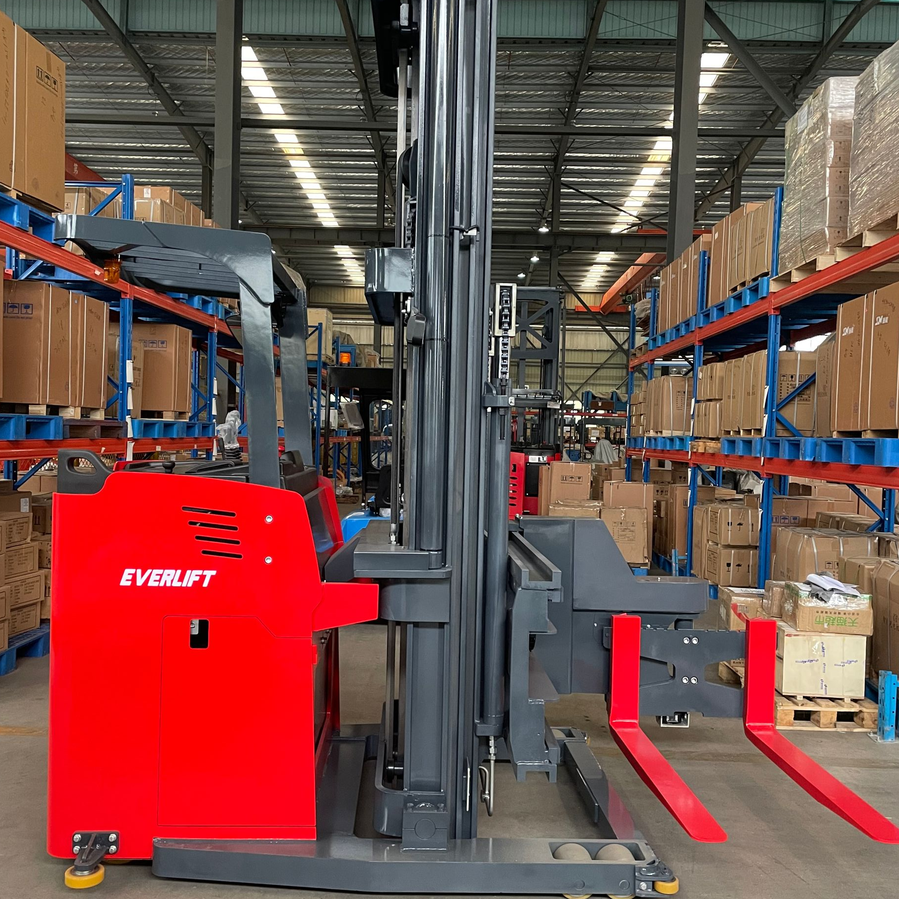 Everlift 1Ton 1.5 Ton Three Ways Narrow Aisle Electric Forklift Stacker 3m-12m Triplex Mast with Lithium Battery