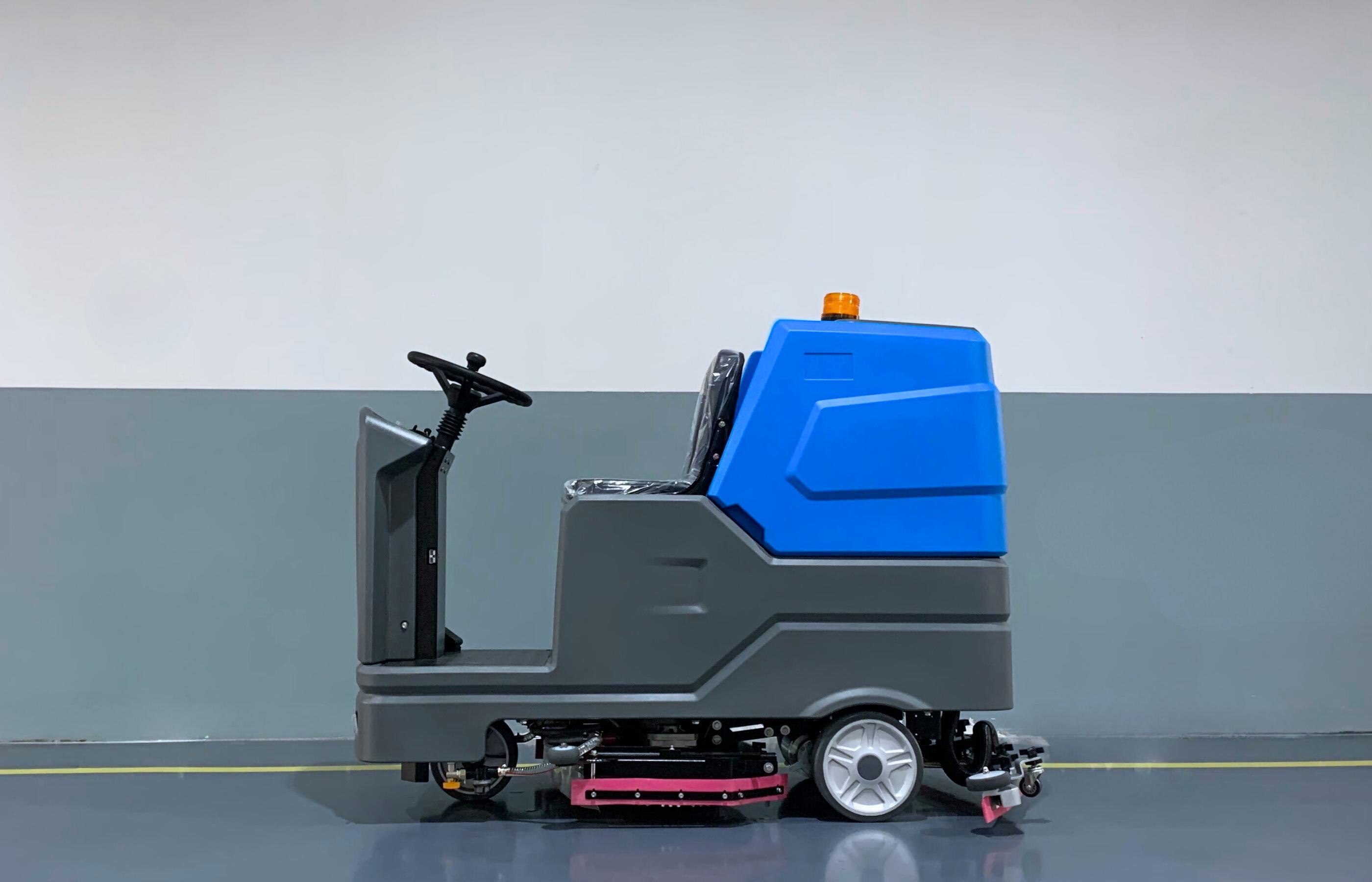 XD160Ride-on floor scrubber