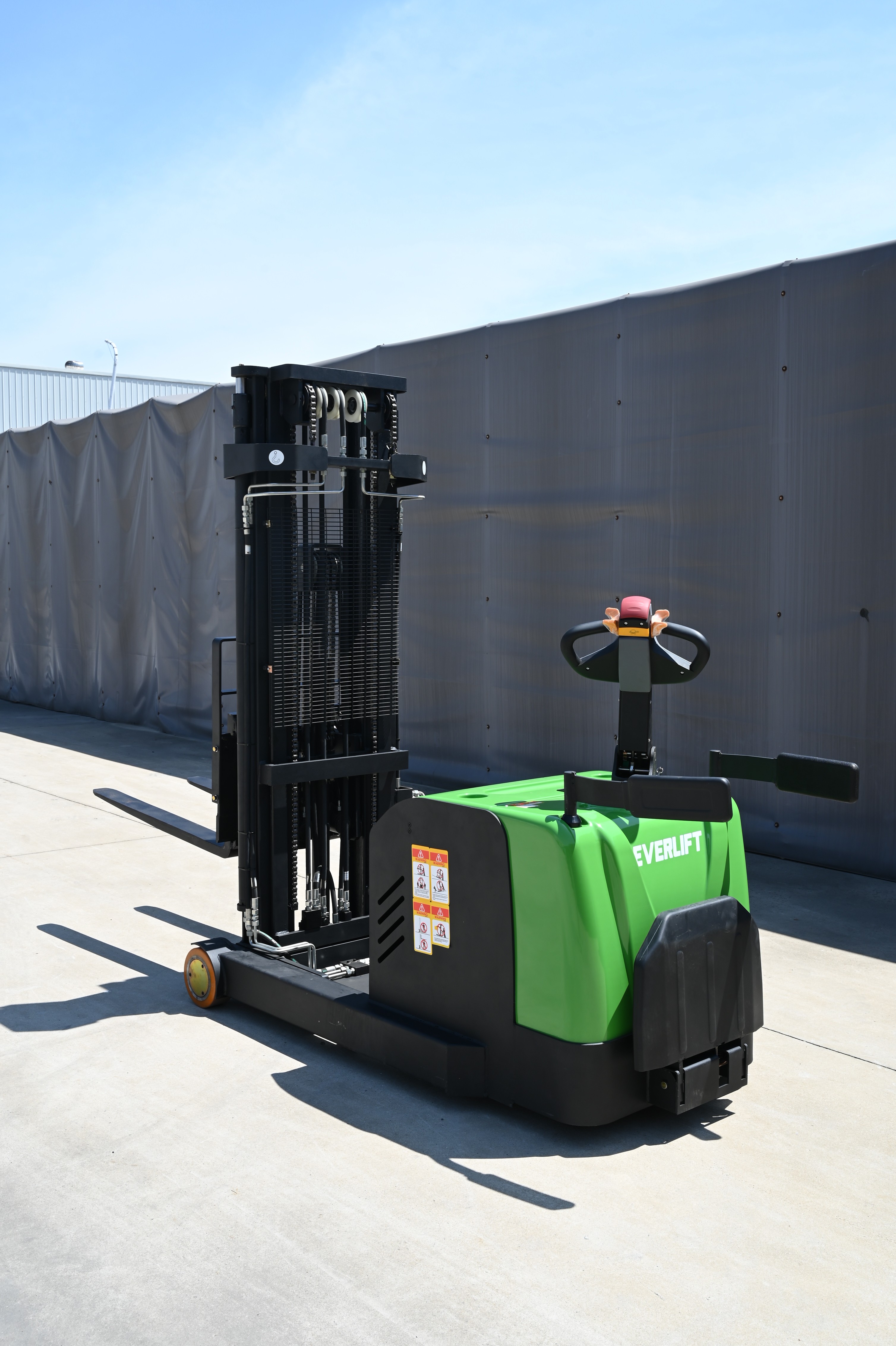 Everlift 3-6M 1.2T-2T Narrow Channels Pallet Lifter Battery Powered Reach Stacker Forklift