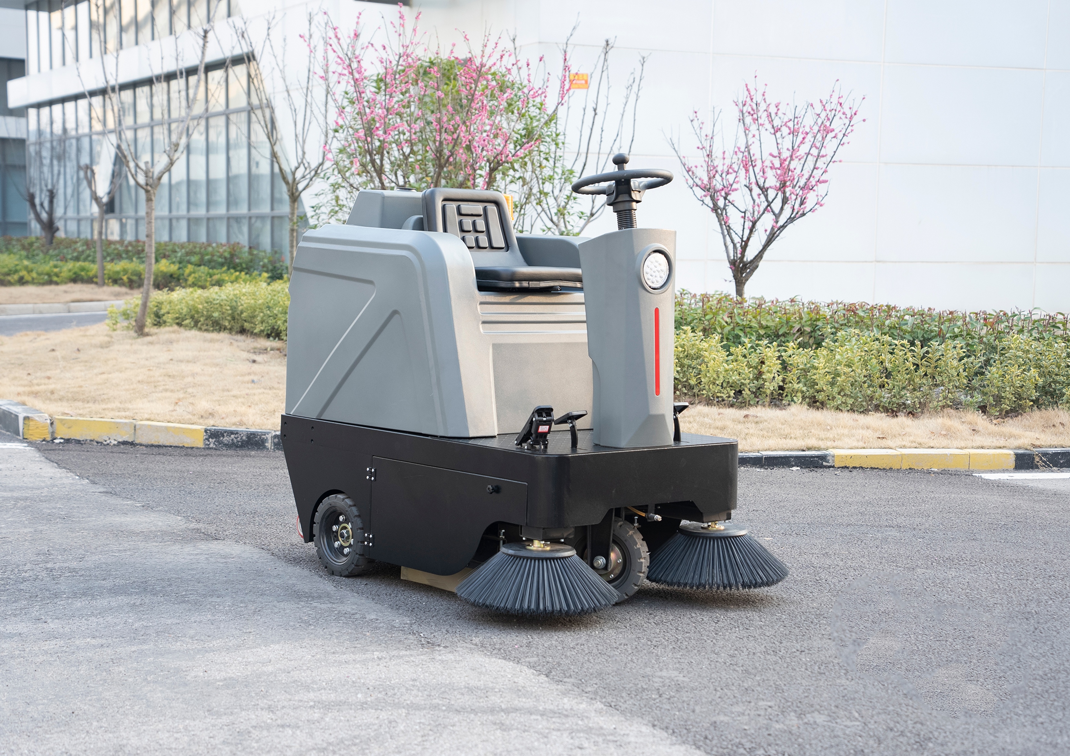 1250-ADriving sweeper