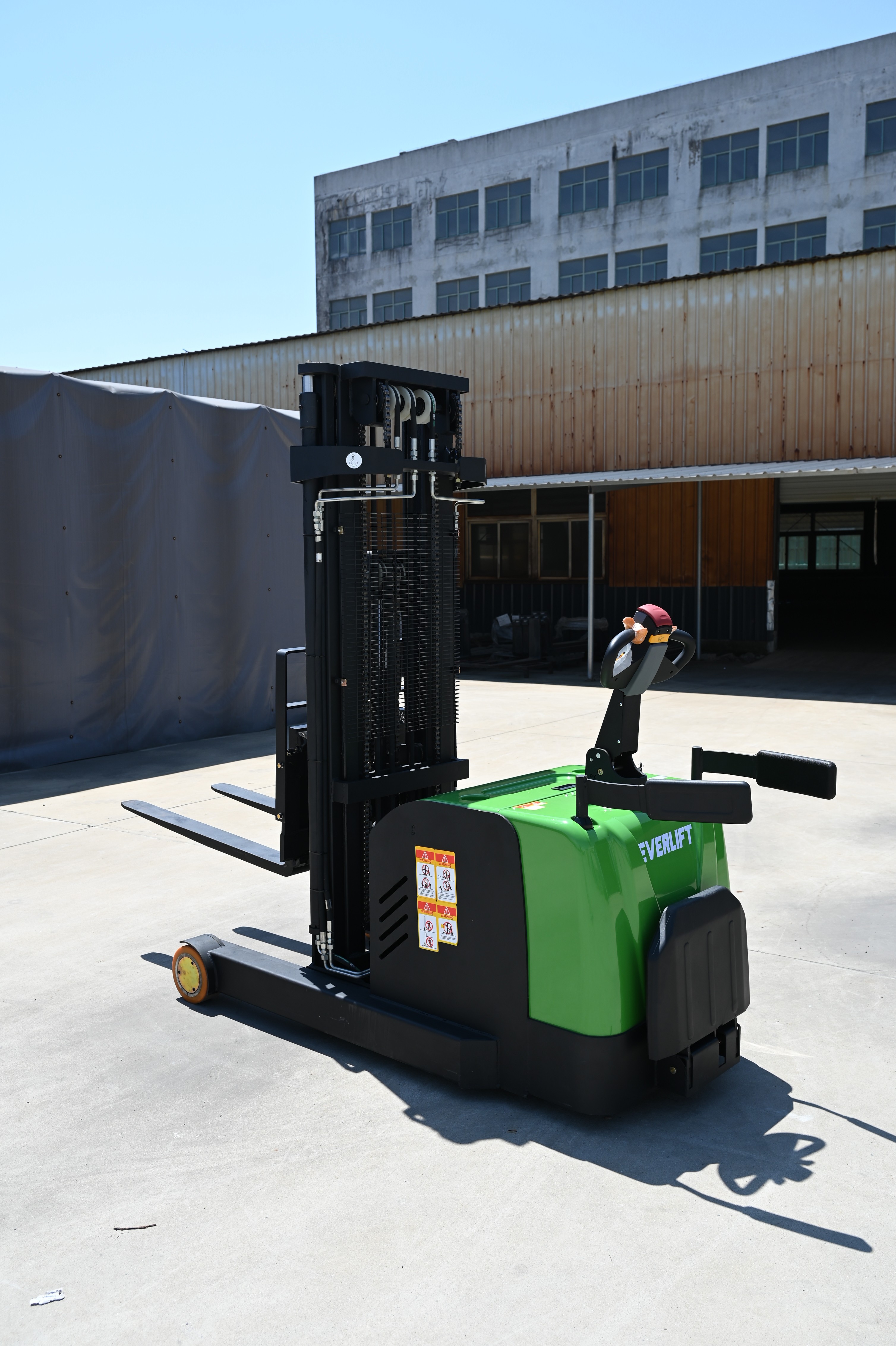 Everlift 3-6M 1.2T-2T Narrow Channels Pallet Lifter Battery Powered Reach Stacker Forklift