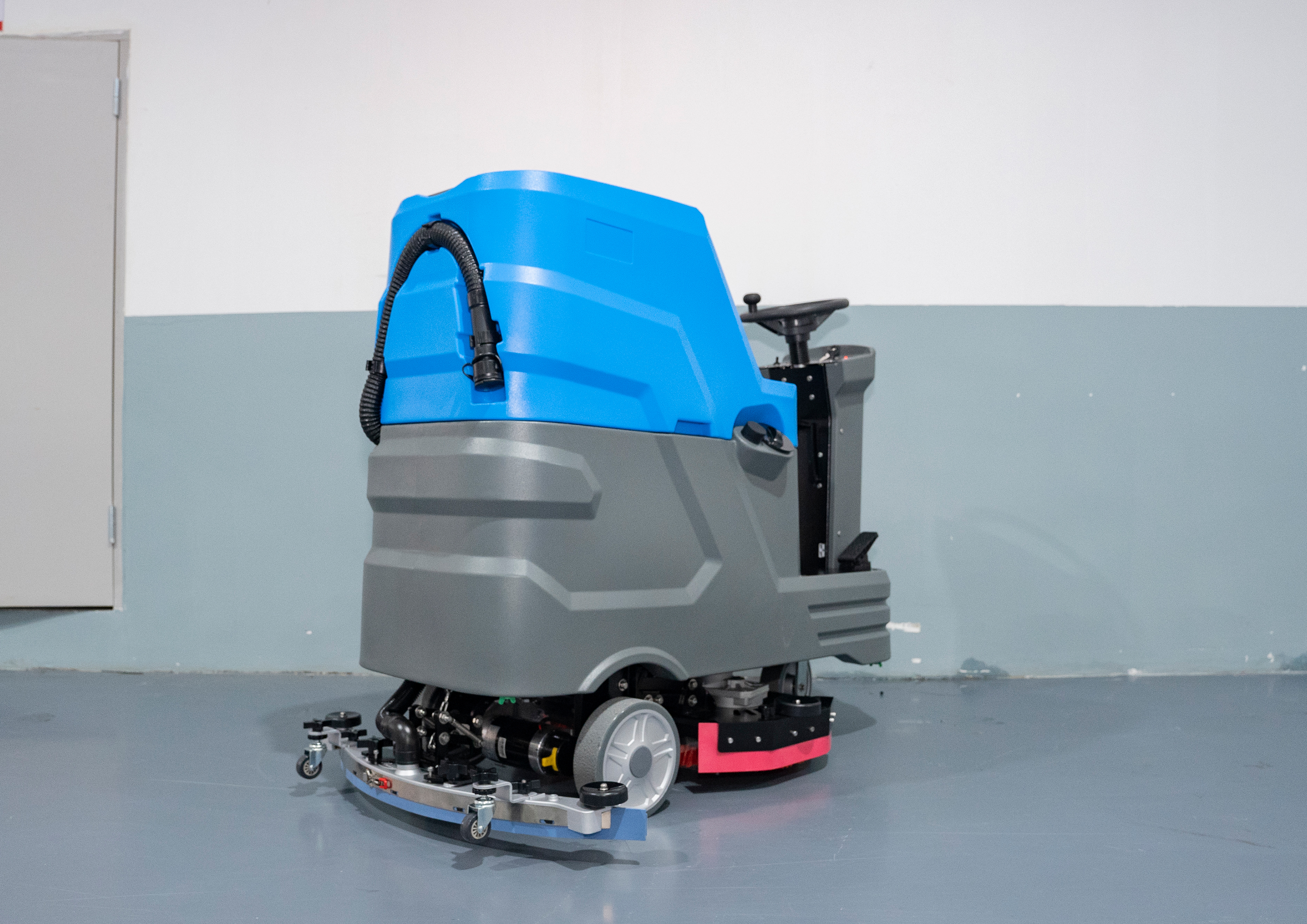 XD85SRide-on floor scrubber