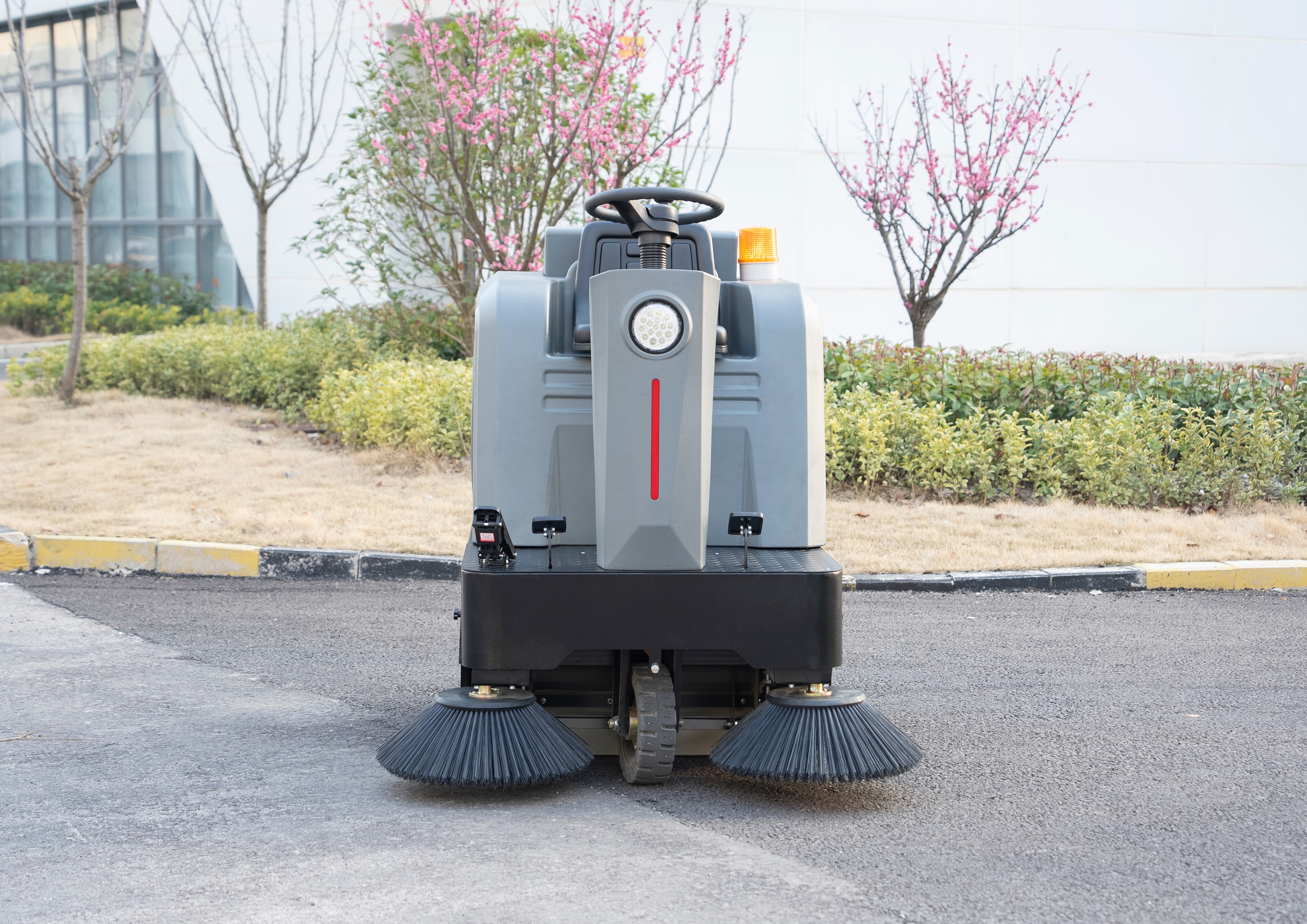 1250-ADriving sweeper