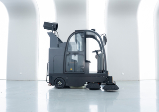 CAR180Driving sweeper