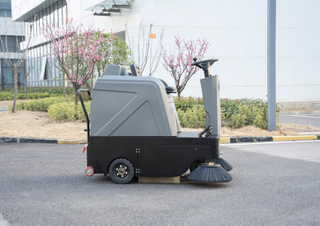 1250-ADriving sweeper
